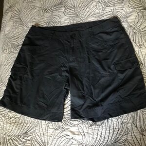 Columbia cargo Shorts Women’s 16 olive green hiking Sportswear Company Omni-wick
